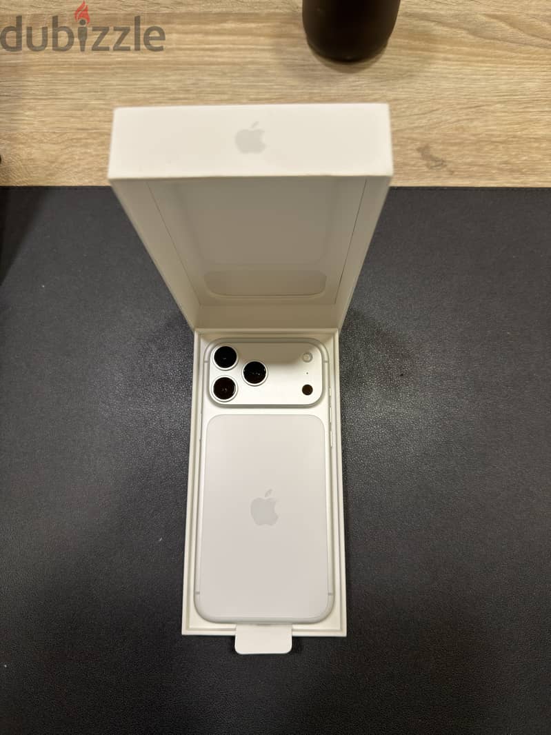 Apple - iPhone 17 Pro Max 2