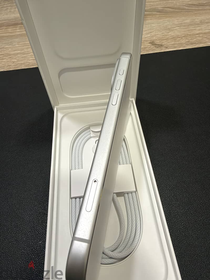 Apple - iPhone 17 Pro Max 3