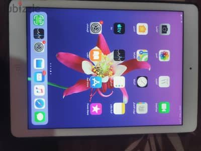 ايباد اير 9.7 بوصة بحالة ممتازة بالكرتونة والكتالوج + جراب ipad air