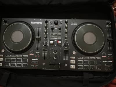 Numark Mixtrack Platinum FX DJ