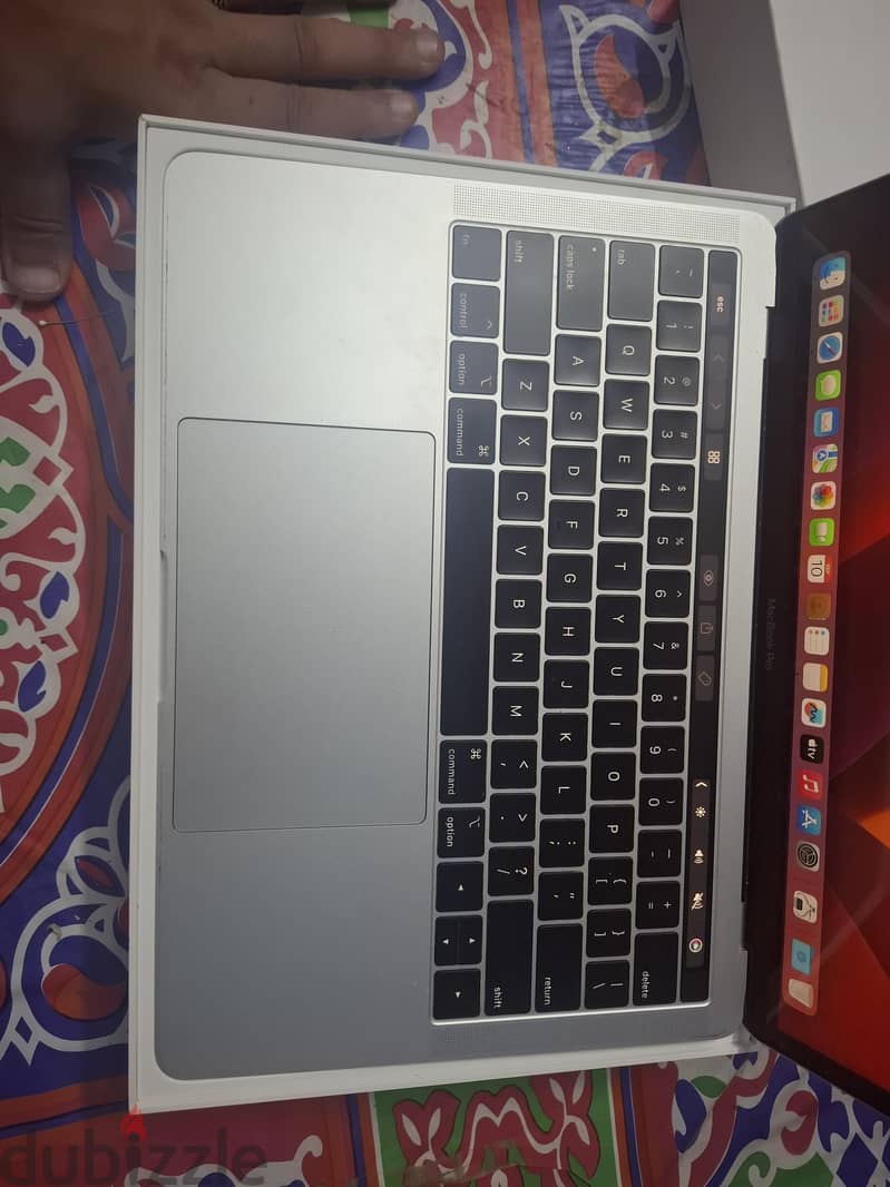 Macbook Pro 2018 Full Box 4