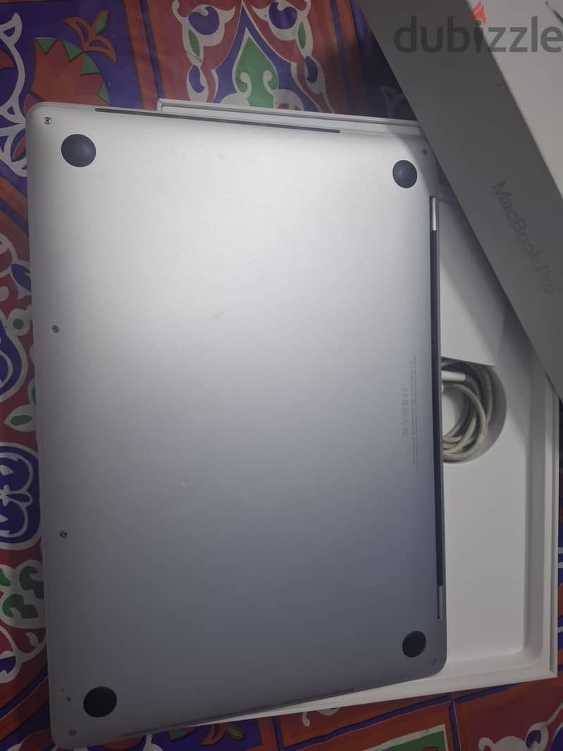Macbook Pro 2018 Full Box 5