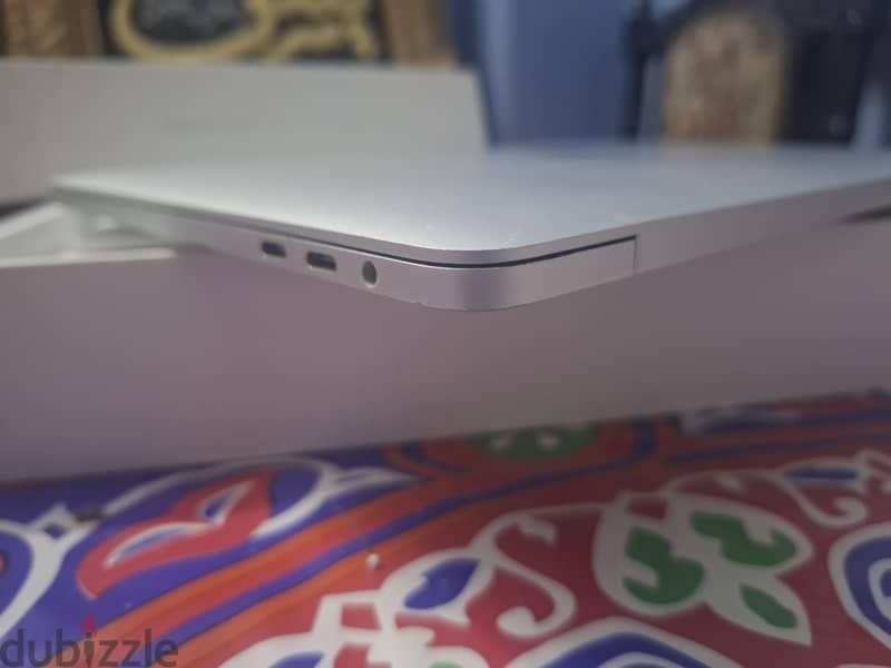 Macbook Pro 2018 Full Box 8