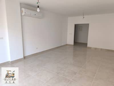 سكاي لوفت للبيع في كمبوند فيفث سكوير (المراسم)