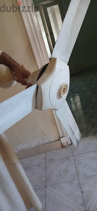 مروحه سقف كبيرة