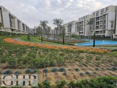بتشطيب كامل للاستلام الفوري شقة 137م بجاردن 50م للبيع في فيفث سكويرالمراسم القاهرة الجديدة Fifth Square Marasem New Cairo