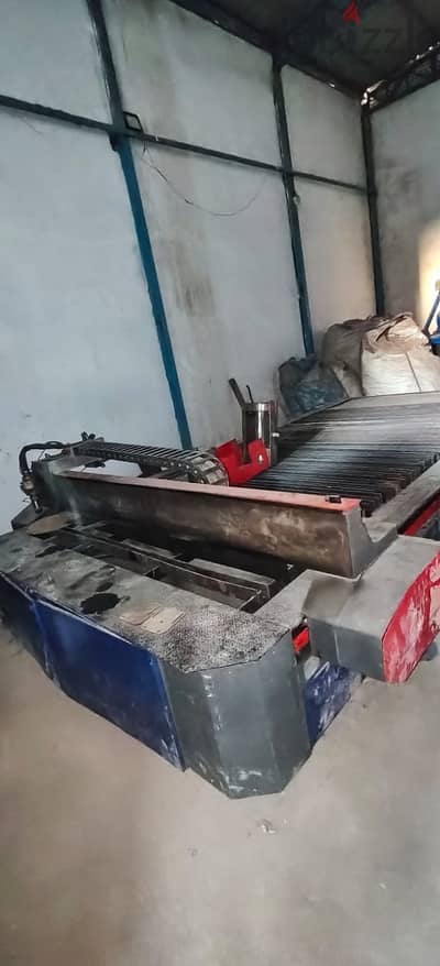 بلازما لتقطيع الخامات الحديدية