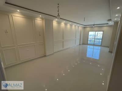 Unfurnished 210 sqm apartment for rent (suitable for residential or administrative use) in North Lotus, Fifth Settlement; located directly on North 90