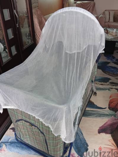 سرير اطفال للبيع بحاله جيدة