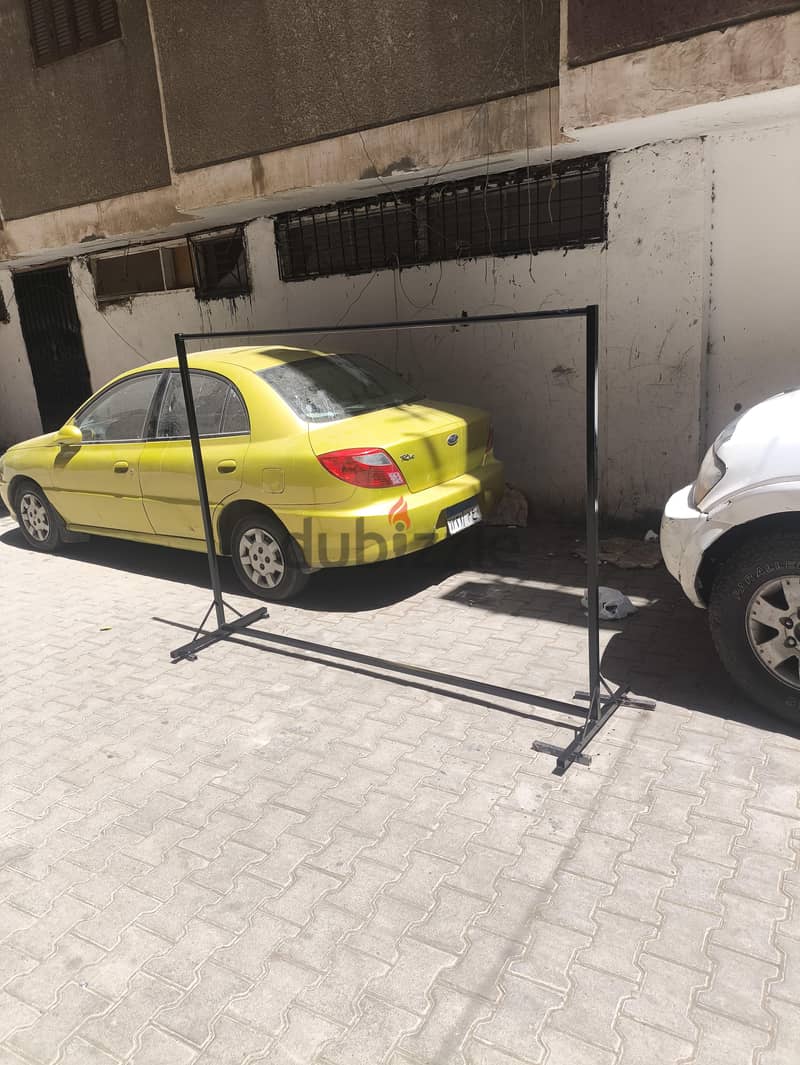 استاند للبيع