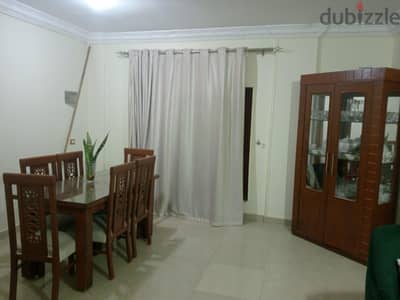 طاوله طعام مع 6 كراسي مع نيش