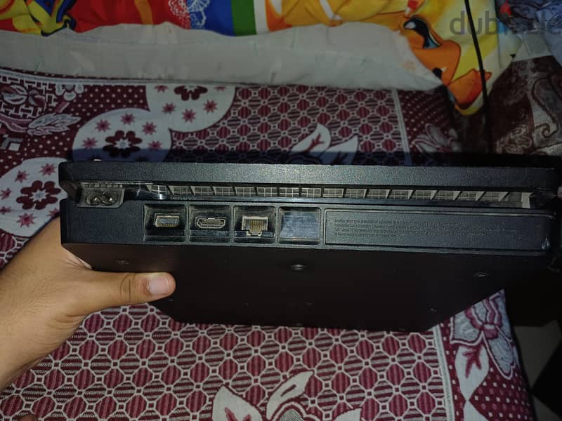PS4 Slim 2