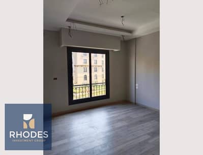 لوكيشن مميز وتشطيب كامل بالتكييفات | شقة ريسيل 154م 3 غرف للبيع في ڤيلدج ويست Village West الشيخ زايد | استلام 2028