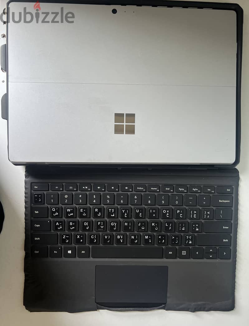 Surface 4 pro intel i5 بحالة ممتازة 3