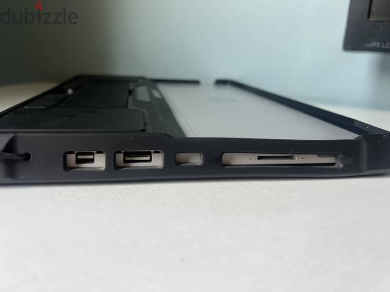 Surface 4 pro intel i5 بحالة ممتازة 4