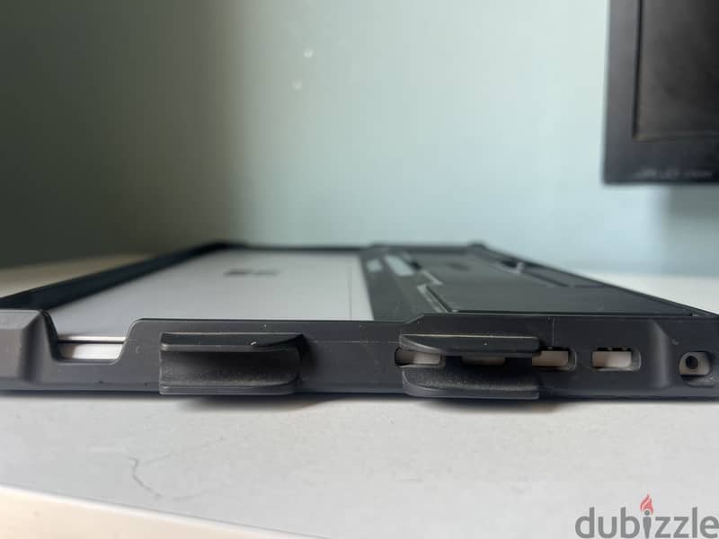 Surface 4 pro intel i5 بحالة ممتازة 5