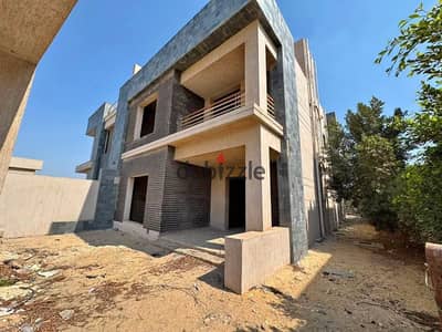Luxury Villa in Al Karma 4 Next To and Beverly Hills and Etapa
