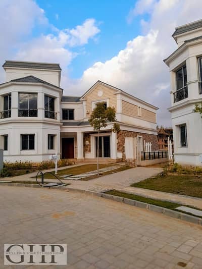 Best Price Townhouse 210m for Sale Ready to move in Mountain View iCity New Cairo