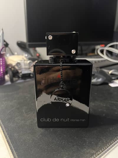 Club de nuit intense man