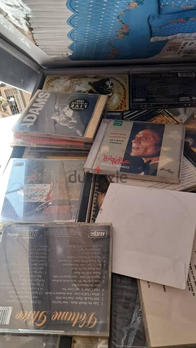 سيديهات متنوعة افلام واغاني وغيره