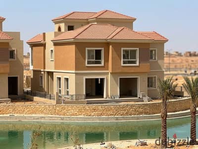 فيلا 5 غرف بالتقسيط 8 سنين فيو بانورامي علي lake او خصم فوري 50 % في سراي دقائق من AUC  و قلب المستقبل سيتي بجوار مدينتي و ماونتن فيو بلوم فيلدز