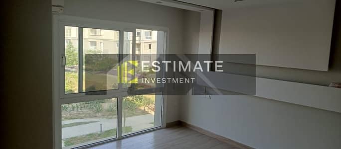 200 m Semi-Furnished Apartment for Rent in Hyde Park