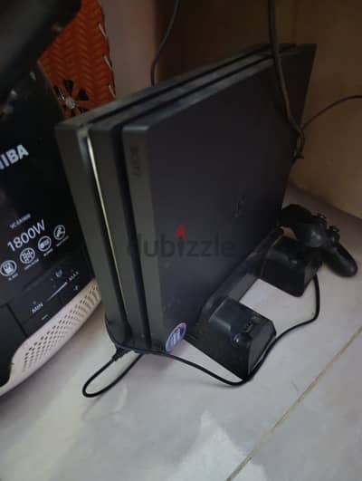 PS4 Pro 1TB للبيع