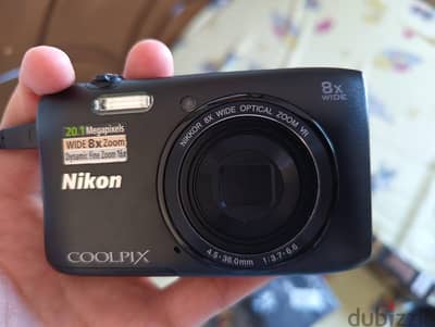 كاميرا ديجيتال نايكون Nikon COOLPIX S3600 بحالة ممتازة ومشتملات كاملة