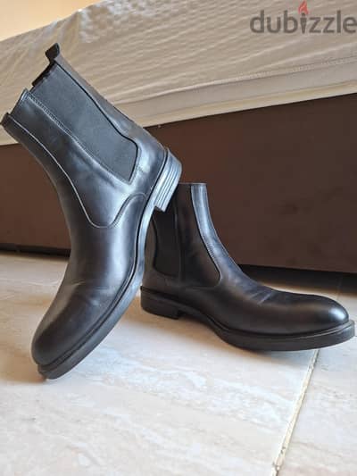 Man's boots
