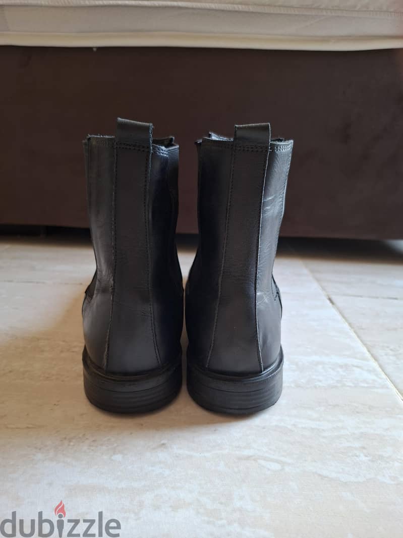 Man's boots 2