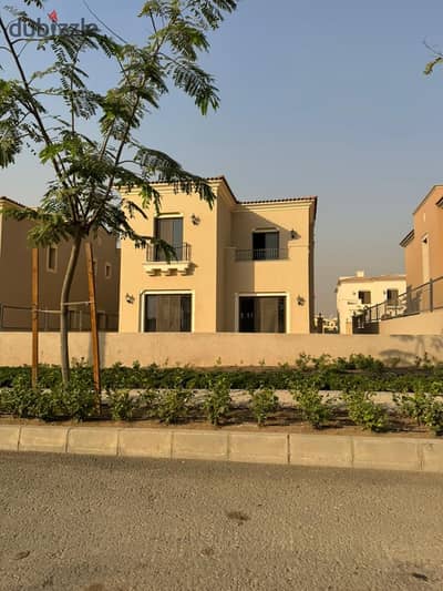 Ready to move Luxury Villa for Sale in City Gate Diar Qatari New Cairo