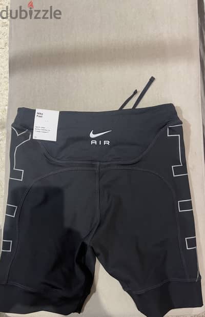 شورت Nike pro من عمان جديد مقاس medium  حريمي