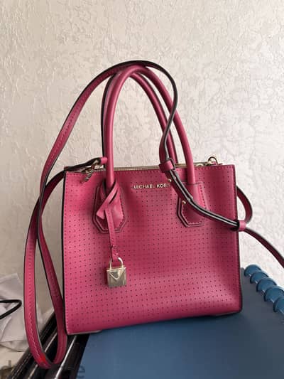 شنطة مايكل كورس أصلية (Michael Kors) بحالة الزيرو