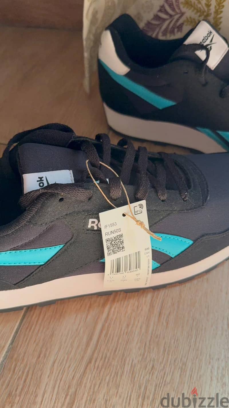footwear : REEBOK 1
