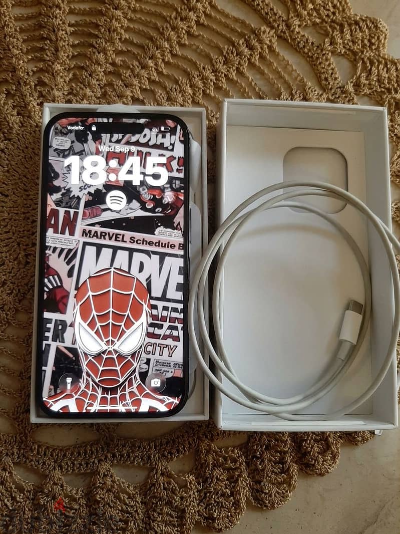 Iphone 14 pro like new 1