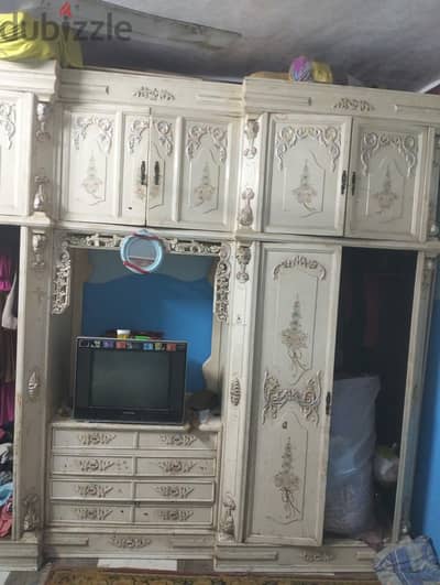 دولاب عمواله بولكار دورين من الخشب المتين والتقيل الي بيتحمل