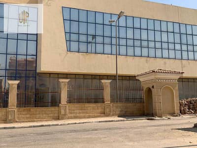 شقة مميزةبالتجمع الخامس  بالمستثمرين الجنوبي داخل كمبوند  5  دقائق من الجامعة الامريكيه والجامعة الألمانية  وجامعة المستقبل وpoint 90