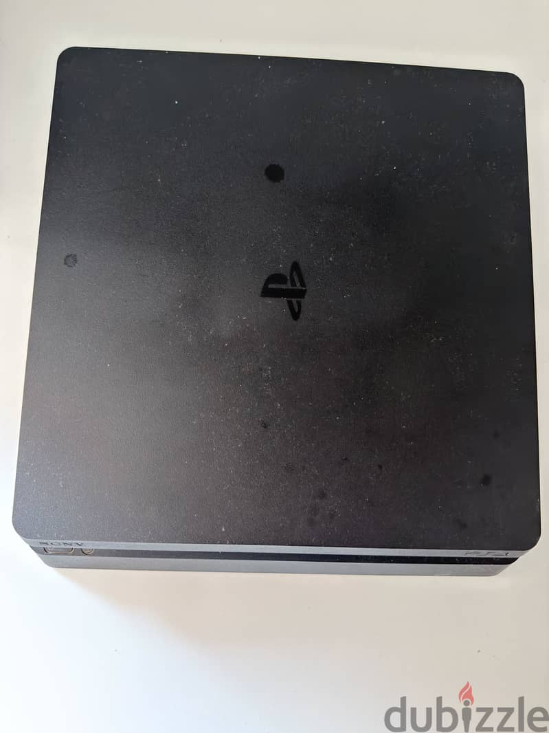 Playstation 4 slim 1