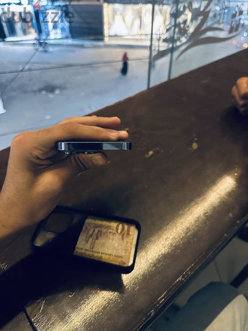آبل - آيفون 13 برو 4