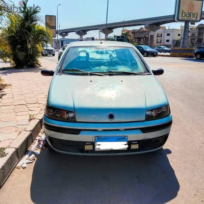 فيات بونتو 2001
