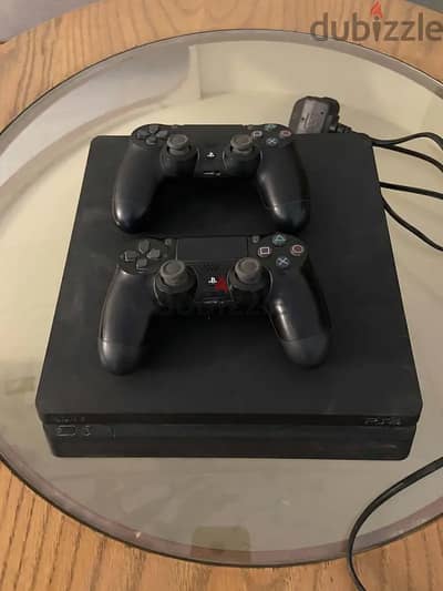 PlayStation 4 - 1TB -Soft 9.00 - 2 دراع اصلي من الشركة