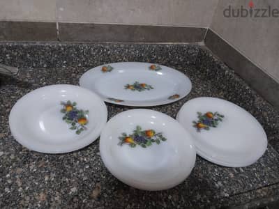 طقم نادر اركوبال فرنساوى اصلي مختوم  رسمه الفواكه