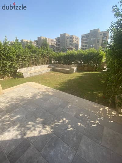 للإيجار شقة بحديقة مميزة في كمبوند ذا سكوير – التجمع الخامس