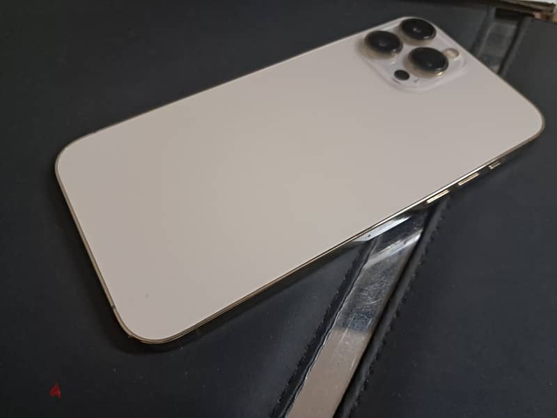 IPhone 13 pro max GOLD 7