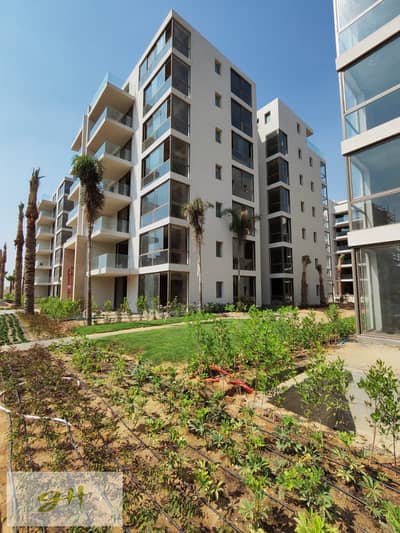 Apartment with Garden Direct Lake for Sale in Lake view Residence 2 New Cairo