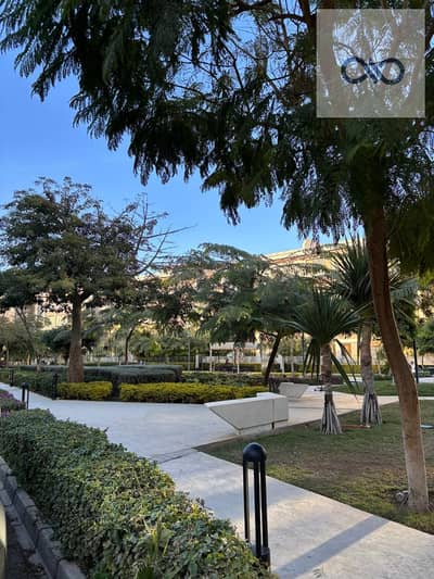  شقة للبيع في Midtown – التجمع الخامس   Location: بجوار الجامعة الأمريكية  المساحة: 245 متر  الدور: الثاني  الحالة: بدون تشطيب  View: Lan