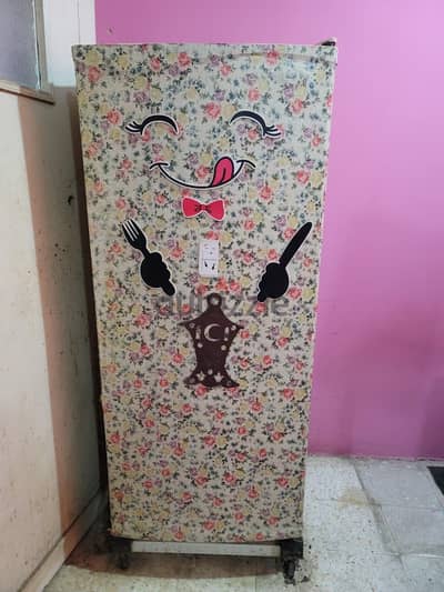 ثلاجه استخدام خفيف بدون اي عيوب