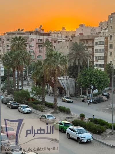 شقه 160م على شارع الهرم الرئيسي بجوار فندق الجوهرة للبيع