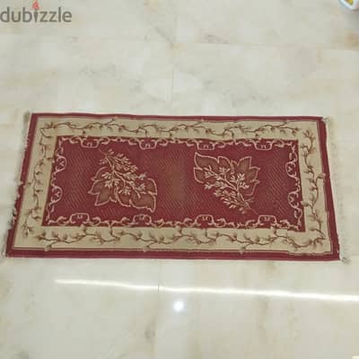 سجادة مستعملة بحالة جيدة