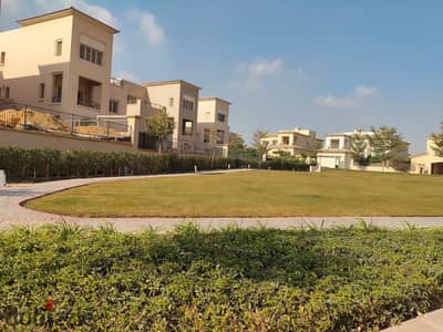 فيلا متشطبة بالمطبخ والتكييفات للبيع في أب تاون كايرو إعمار  Uptown Cairo Emaar
